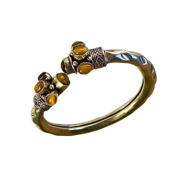 Tiger's Eye Jasper Gemstones in a Handcrafted Silver Bracelet - Picture 3 of 7